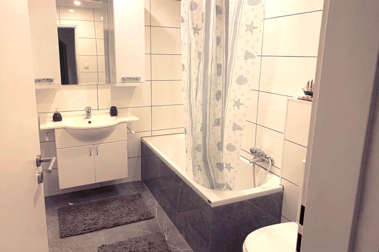 3 Bedroom Apartment In Leverkusen Exterior photo